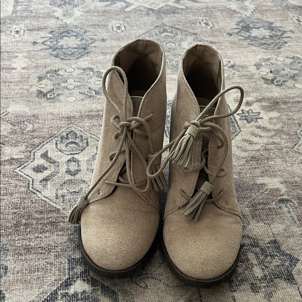 Restricted Women's Lace Up Boots - Taupe